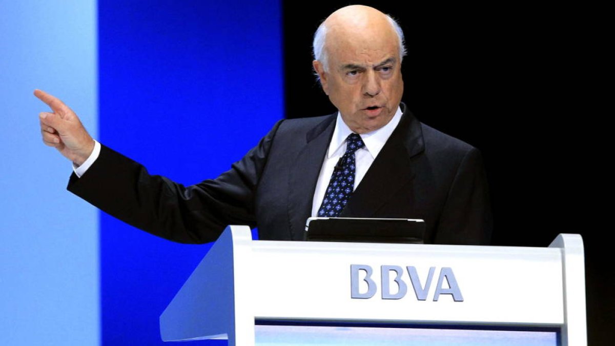 El BBVA cerrará 100 oficinas y despedirá a 400 personas