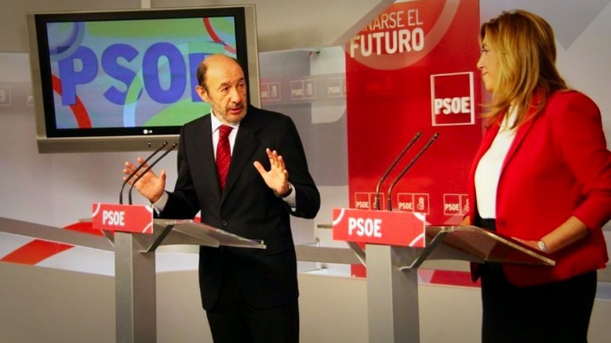 Alfredo Pérez Rubalcaba y Susana Díaz, durante un acto de partido.