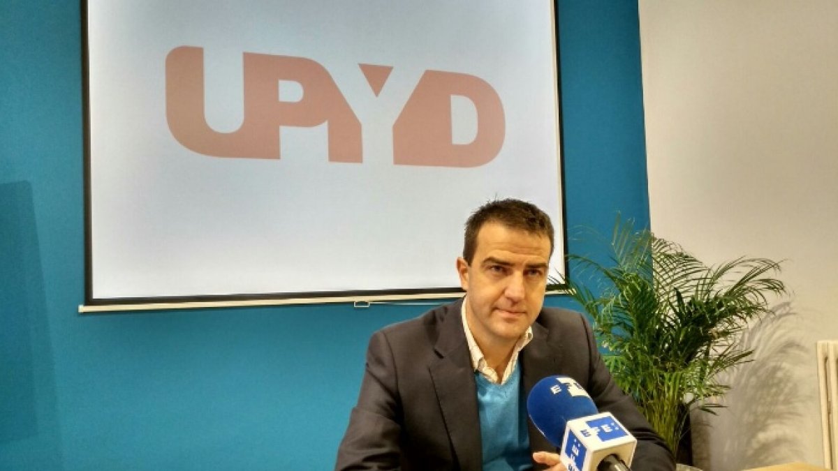 El paso a un lado del último líder de UPyD ha generado muchas especulaciones. ¿Maniobra política nueva a la vista?