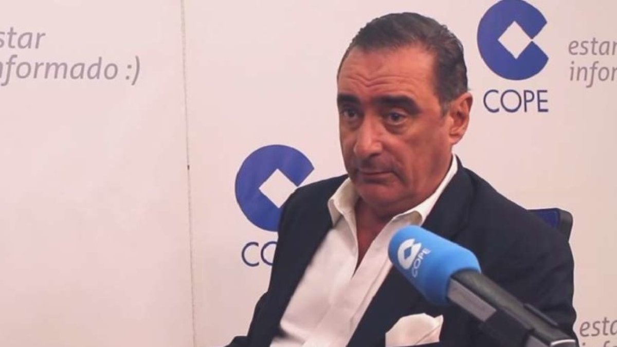 Carlos Herrera ante los micrófonos de la COPE.