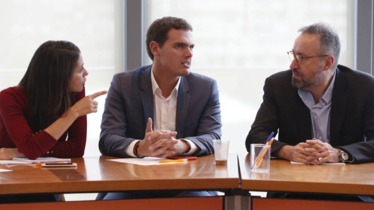 Inés Arrimadas, Albert Rivera y Juan Carlos Girauta, en una reunión de la ejecutiva de Ciudadanos
