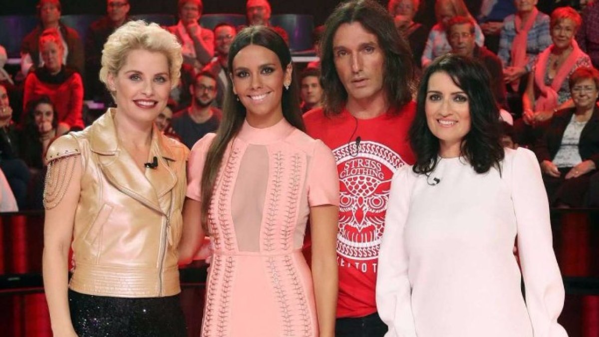 Cristina Pedroche junto a sus compañeros de 