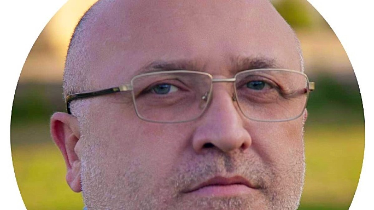 El candidato al Senado de Podemos, Salvador Salvatierra de Toro.