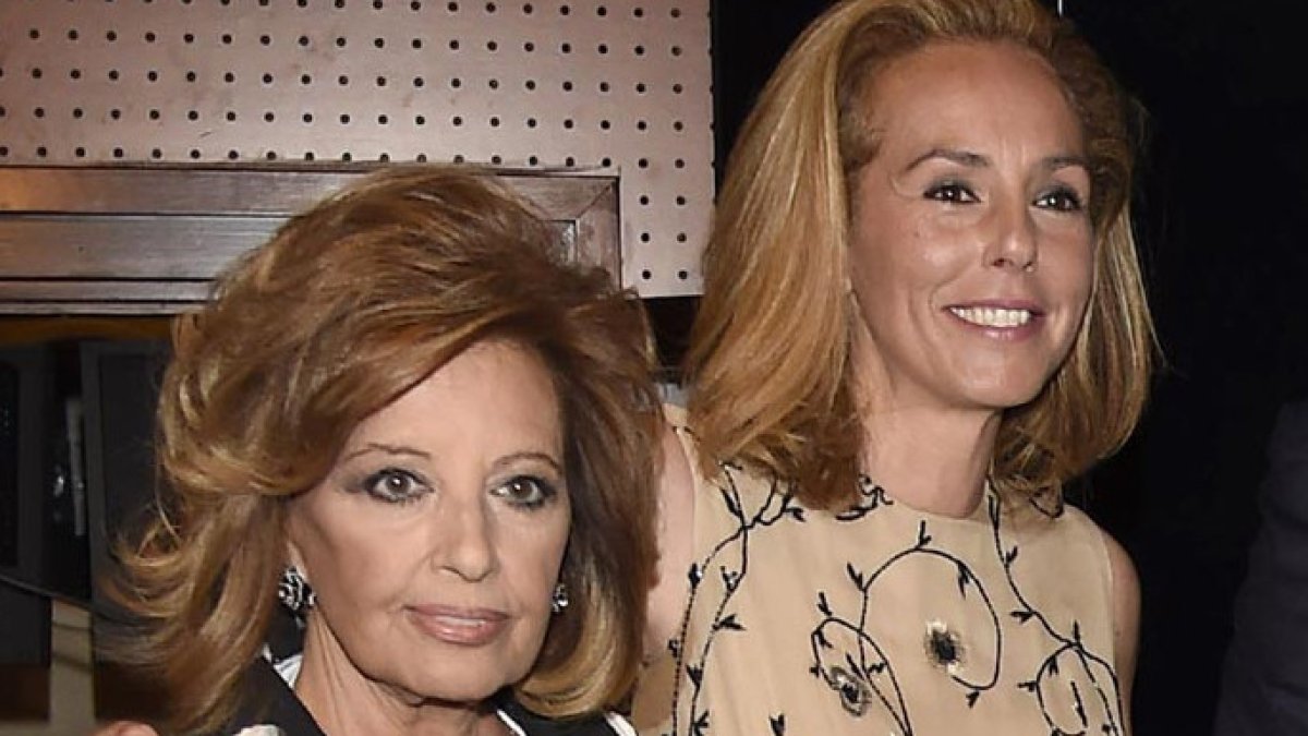 Rocío, entregada al cuidado de María Teresa Campos