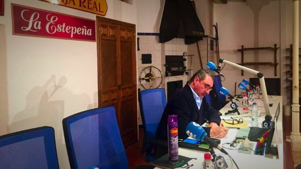 Carlos Herrera, durante un programa de esta temporada. FOTO: COPE.