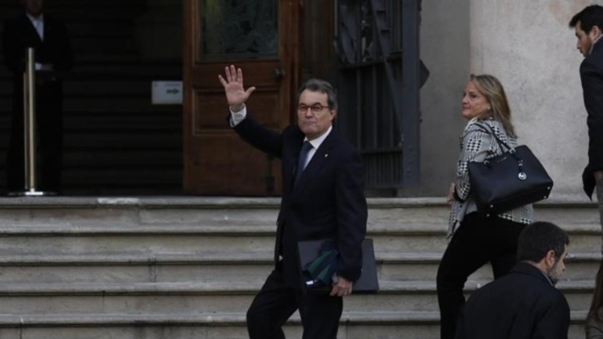 Artur Mas, Irene Rigau y Joana Ortega en el momento de acceder al Tribunal Superior de Justicia de Cataluña.