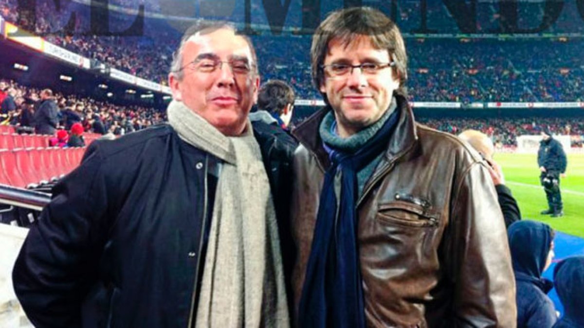 La foto de la que se arrepiente Puigdemont termina de destrozar su imagen
