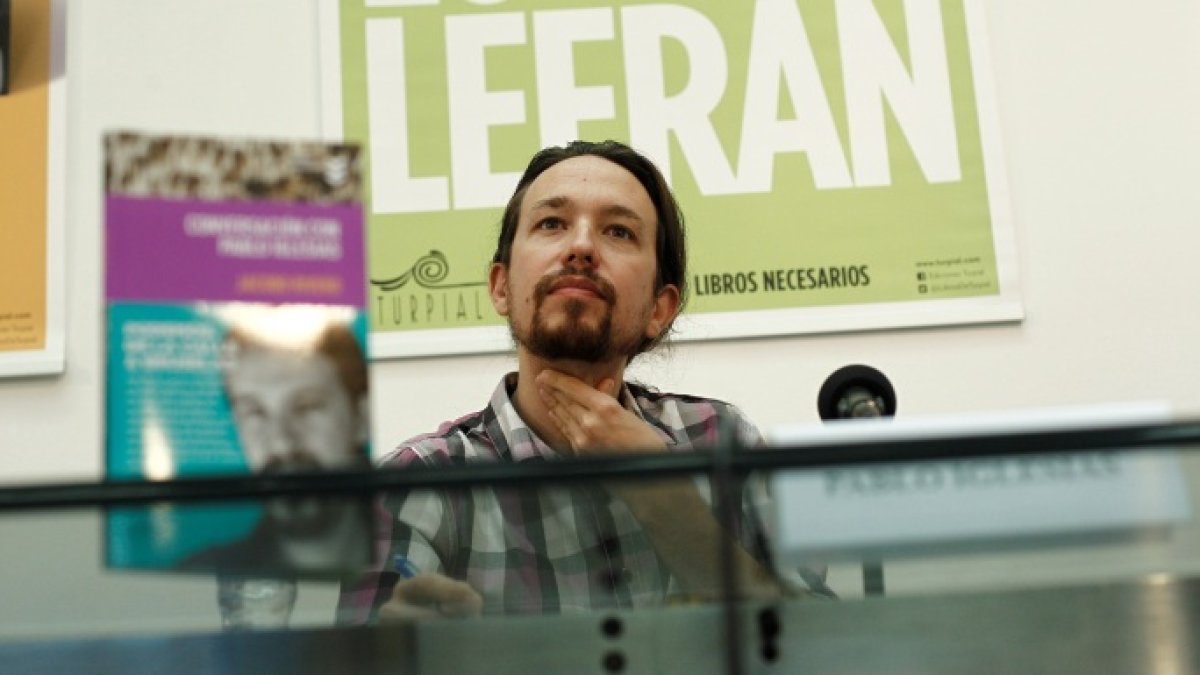 Iglesias, comprobando que eso que tiene encima del cuello sigue siendo una cabeza (EP)