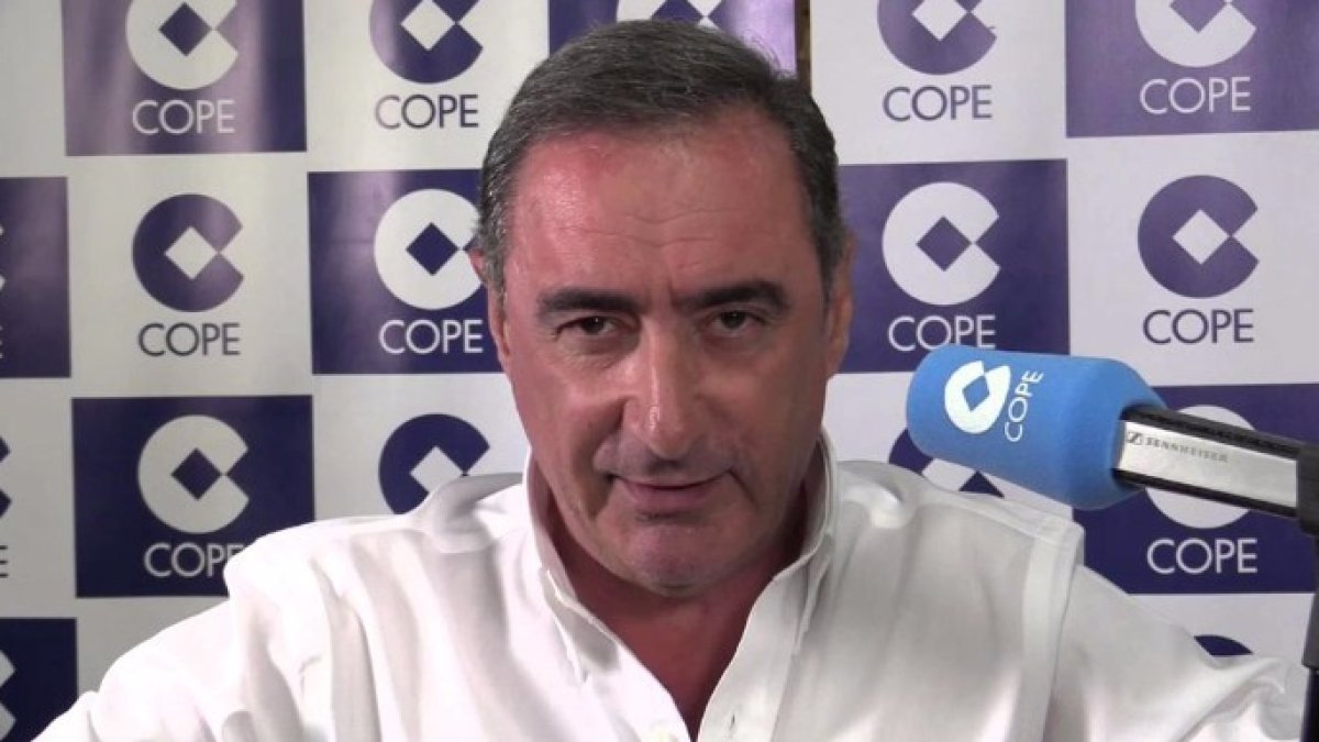 Carlos Herrera desmonta a la 