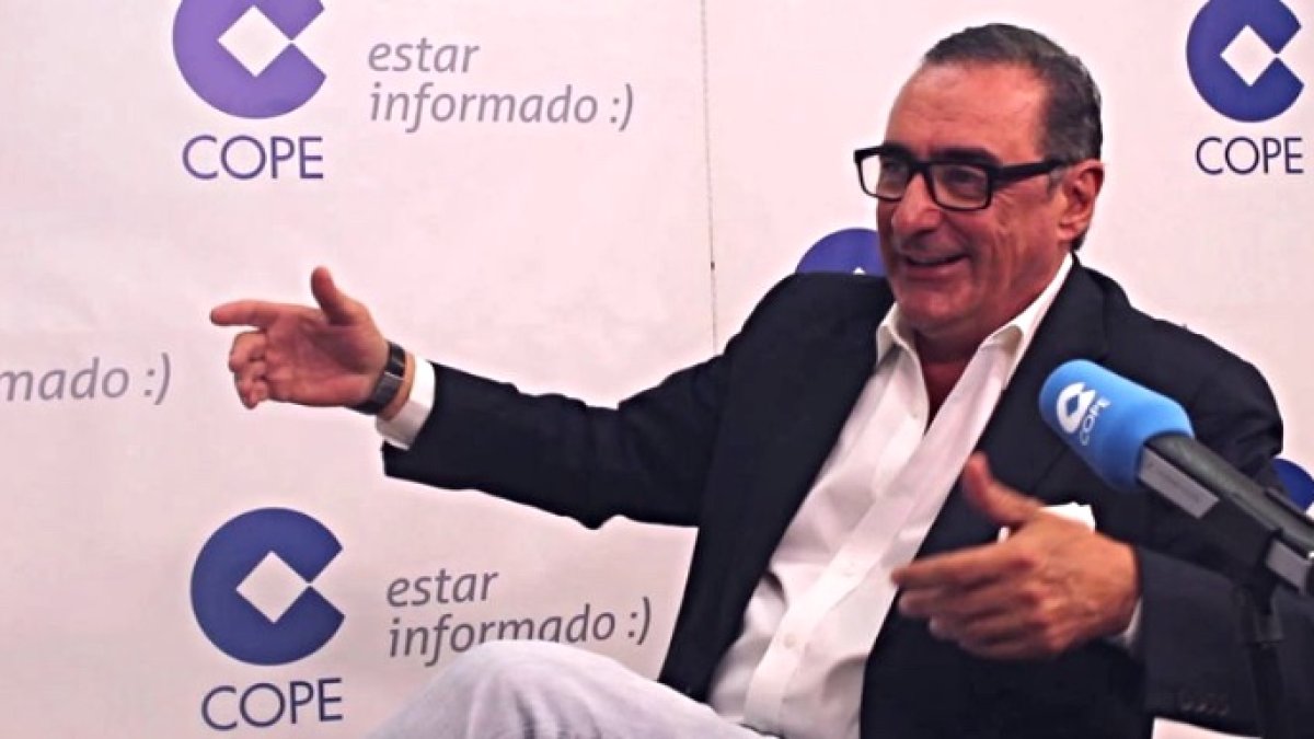 Carlos Herrera, en los estudios de COPE.