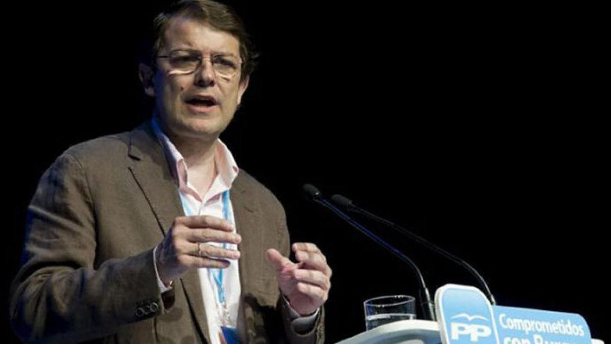 Alfonso Fernández Mañueco será el sustituto de Herrera.