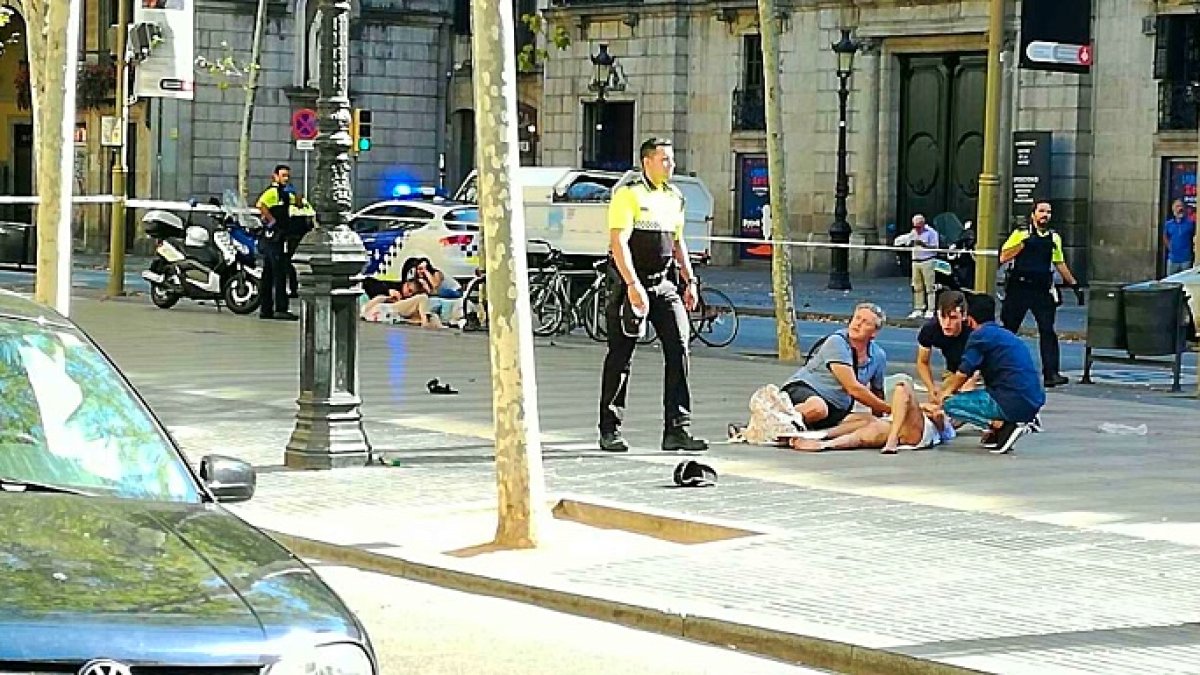 Imagen del lugar del atentado, poco después del atropello.