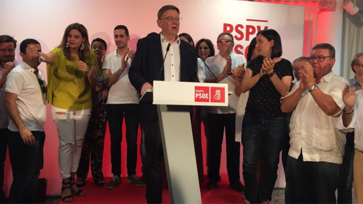 Ximo Puig dando las gracias a la militancia del PSPV.
