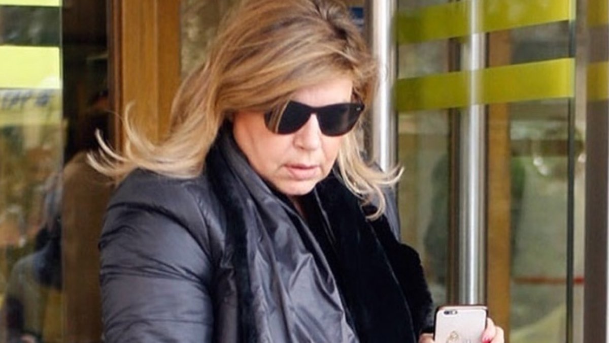 Telera necesita el dinero, pero se siente humillada