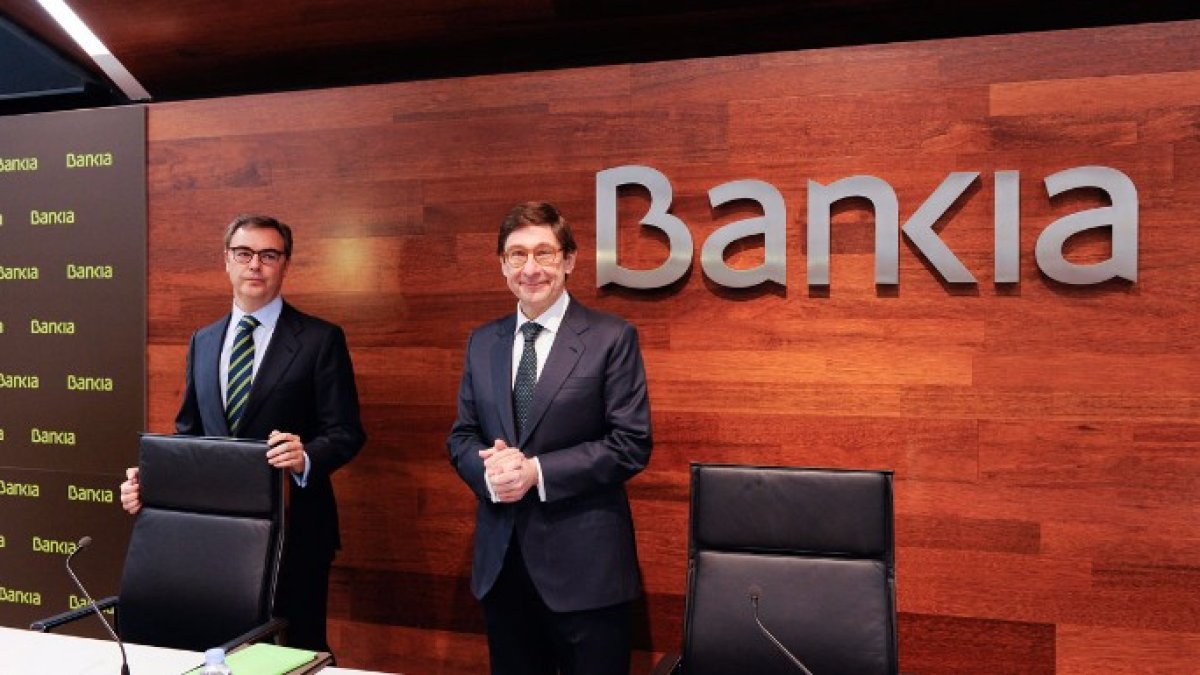 Bankia gana 804 millones con solvencia