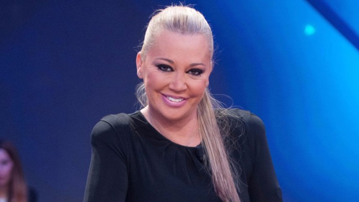 Belén Esteban se recupera de su baja con una cena con amigos