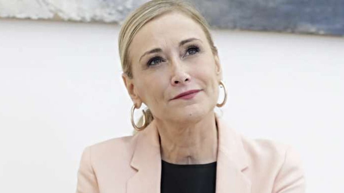 Cifuentes, en su despacho para la entrevista (Foto Pedro González)