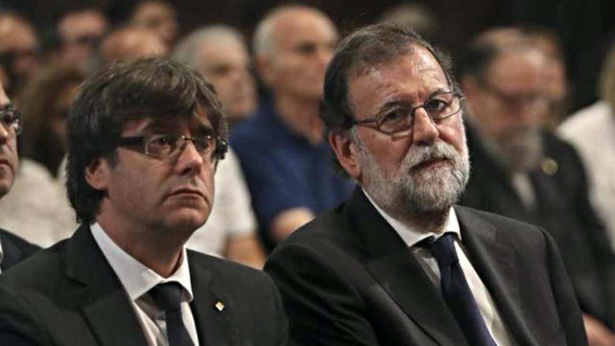 Una frase del Arzobispo de Barcelona ridiculiza a Puigdemont ante el Rey y Rajoy