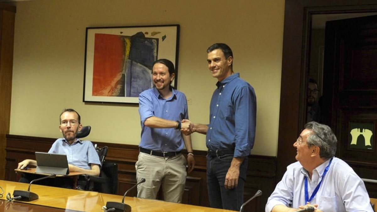 Iglesias y Sánchez, este lunes en el Congreso.