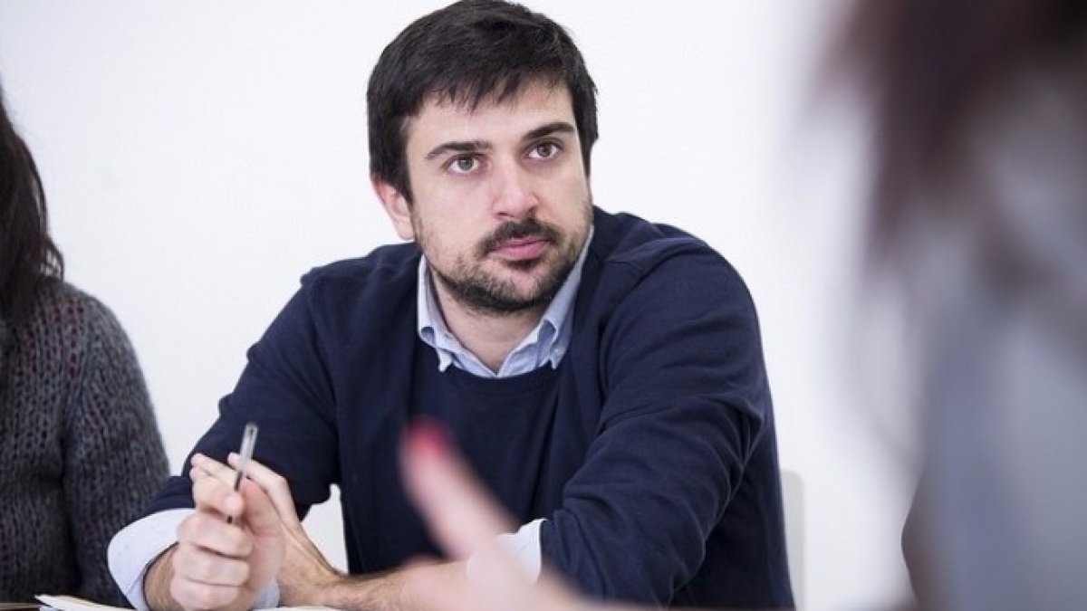 Ramón Espinar sale en defensa de Felipe VI y pone la cara colorada a la CUP