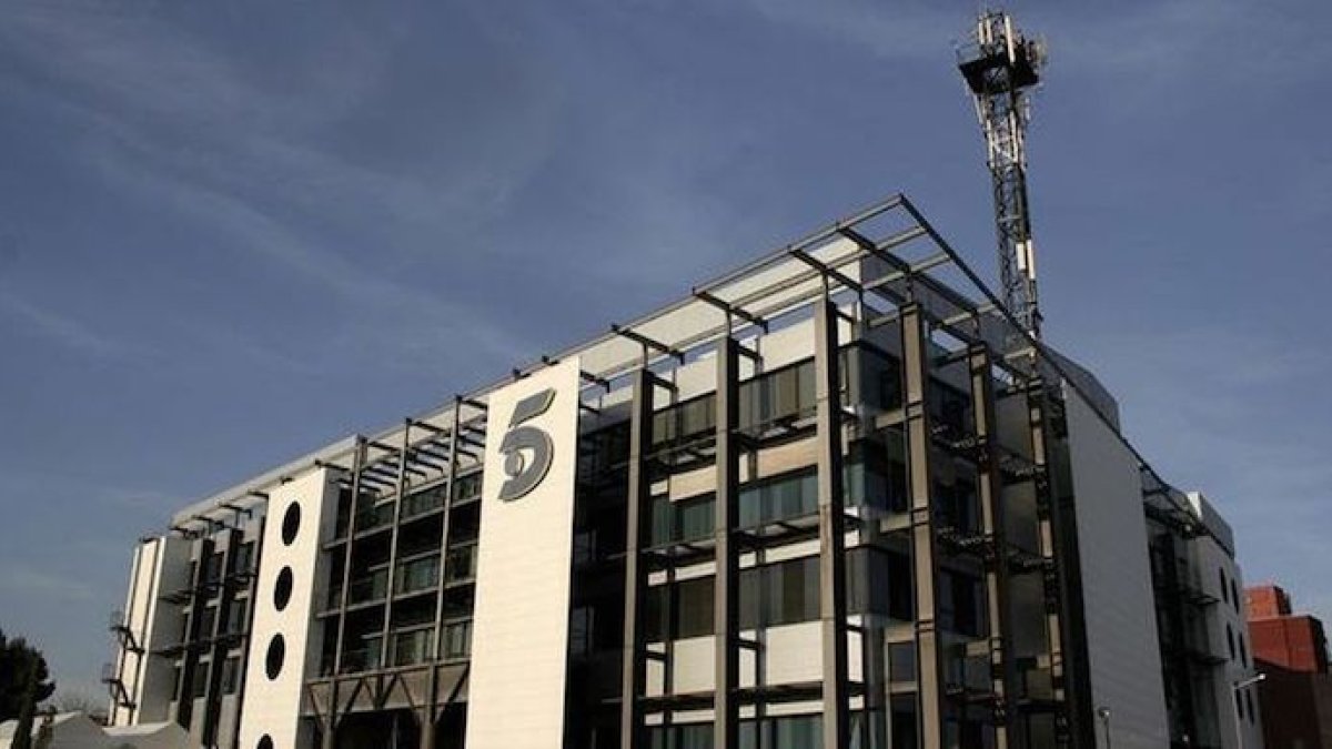 Mediaset perdió 294 millones en 2016 por el traspié con la TV de pago