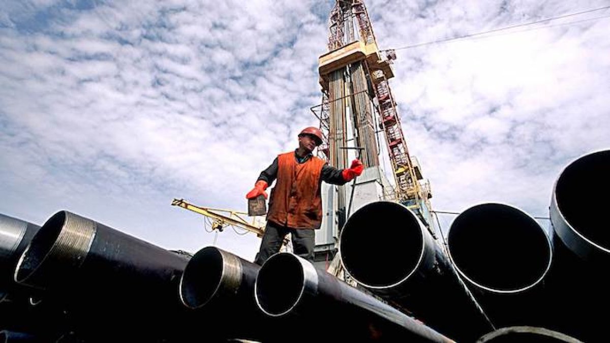 El petróleo cae por debajo de los 46 dólares y las bolsas se resienten