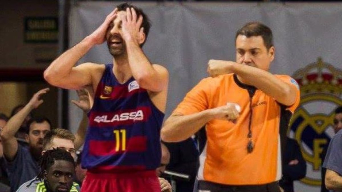 Un paso cero para el hombre pero un gran paso para el baloncesto.