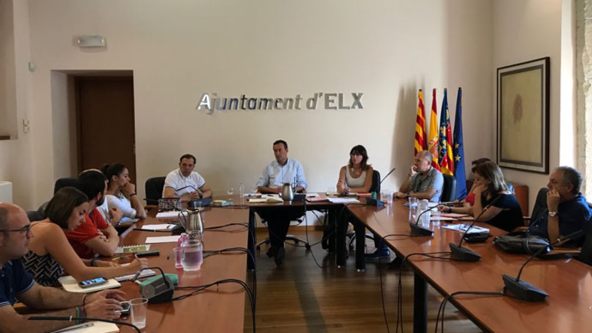 Un momento de la reunión del equipo de gobierno de Elche.