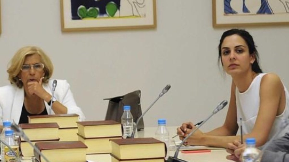 La alcaldesa de Madrid, Manuela Carmena, y su portavoz, Rita Maestre.