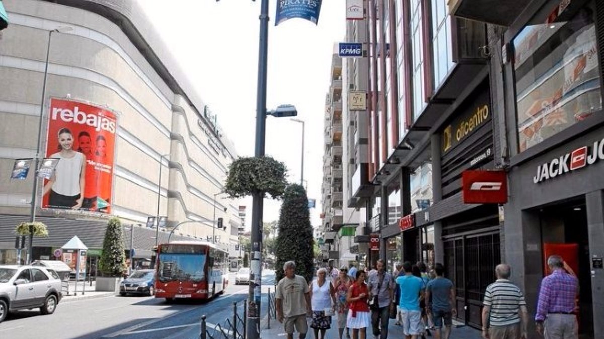 Con motivo de la Volvo, Comercio autoriza a abrir los domingos 15 y 22