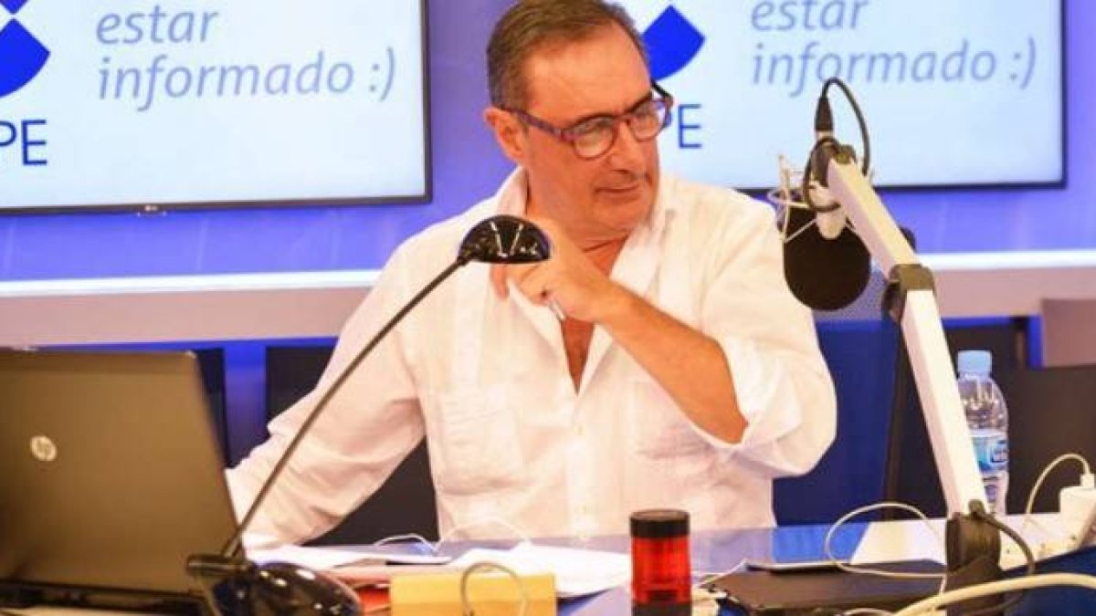 Herrera fulmina a Pablo Iglesias por su incultura con Doña Leonor: