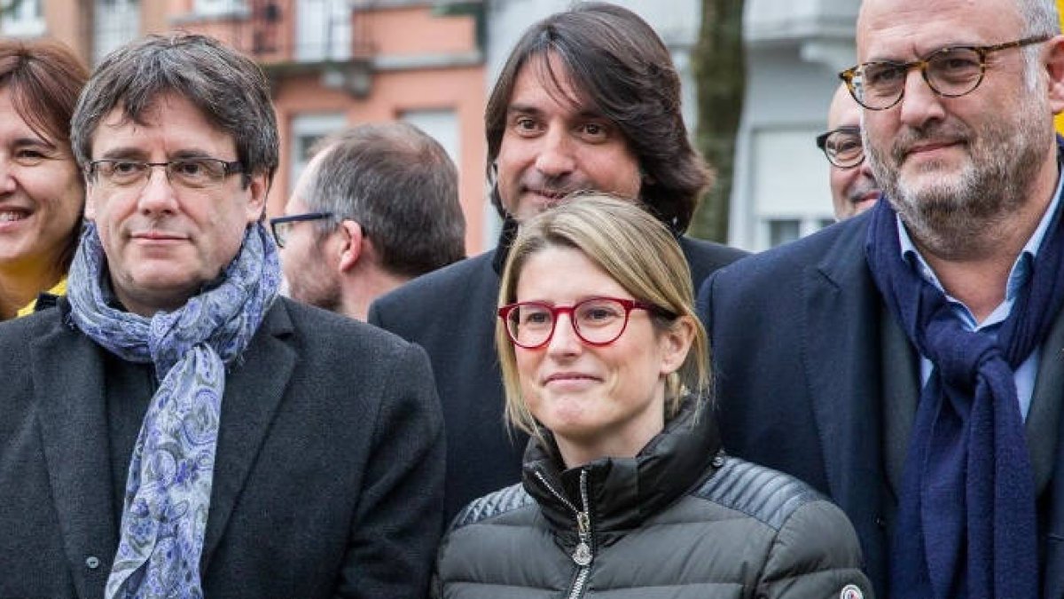 Puigdemont, junto a sus
