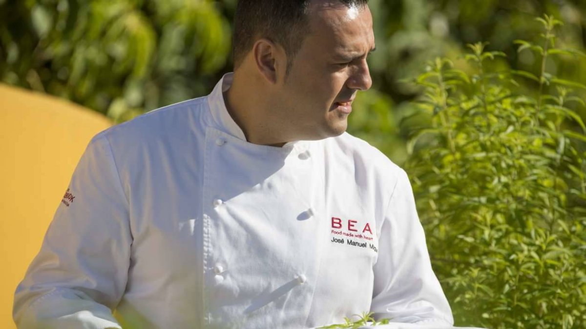 En la imagen, el chef Jose Manuel Miguel