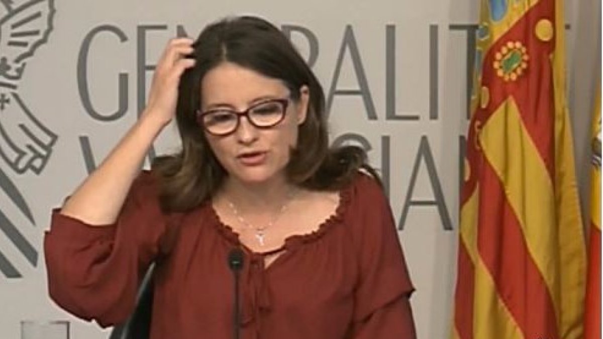 El Consell levanta la mano