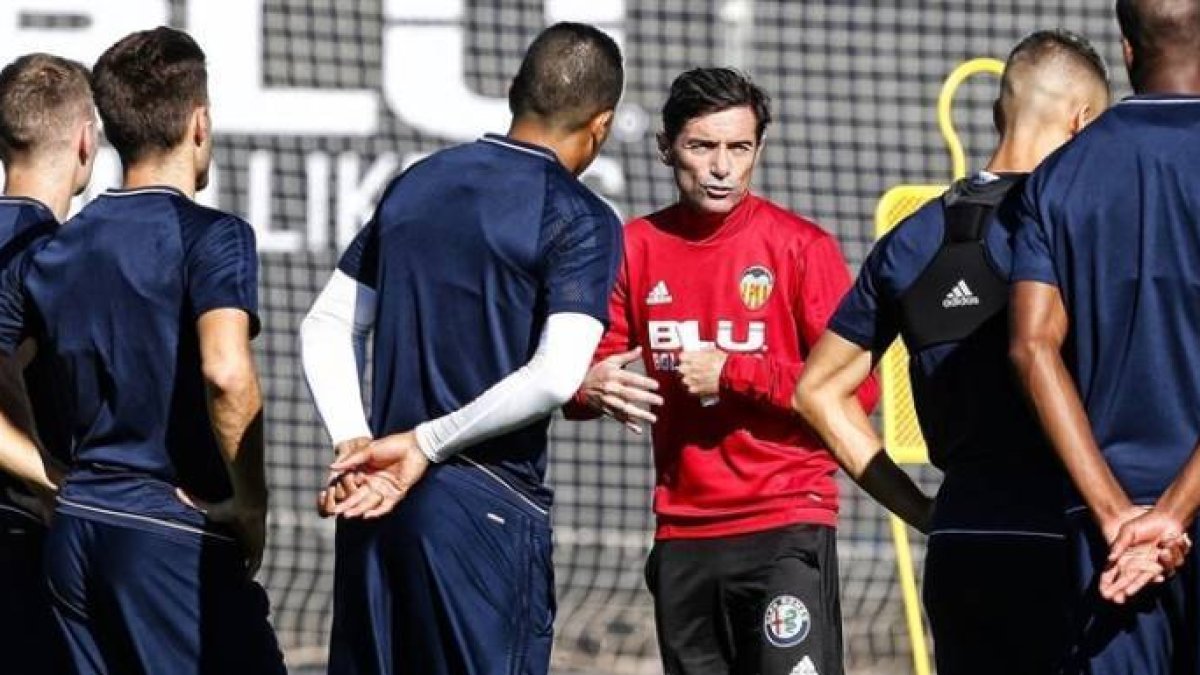 Marcelino, durante un entrenamiento con el valencia CF