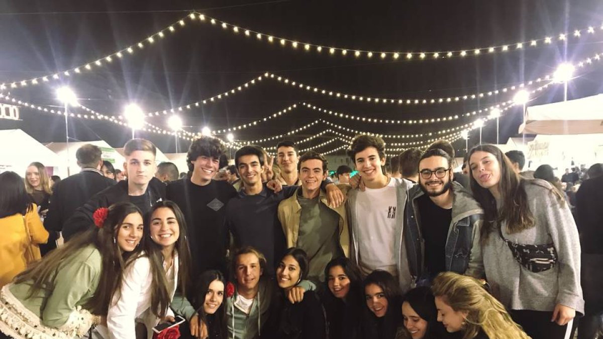 Rafa Garrote, Pepo de Pablo, Luis Poveda, Ignacio García, Carlos Marqués, Carla Stuyck, Eva Camacho, Ángela Ayora, Paula García, Carolina García, Marta Aliaga y Carlos Balaguer
