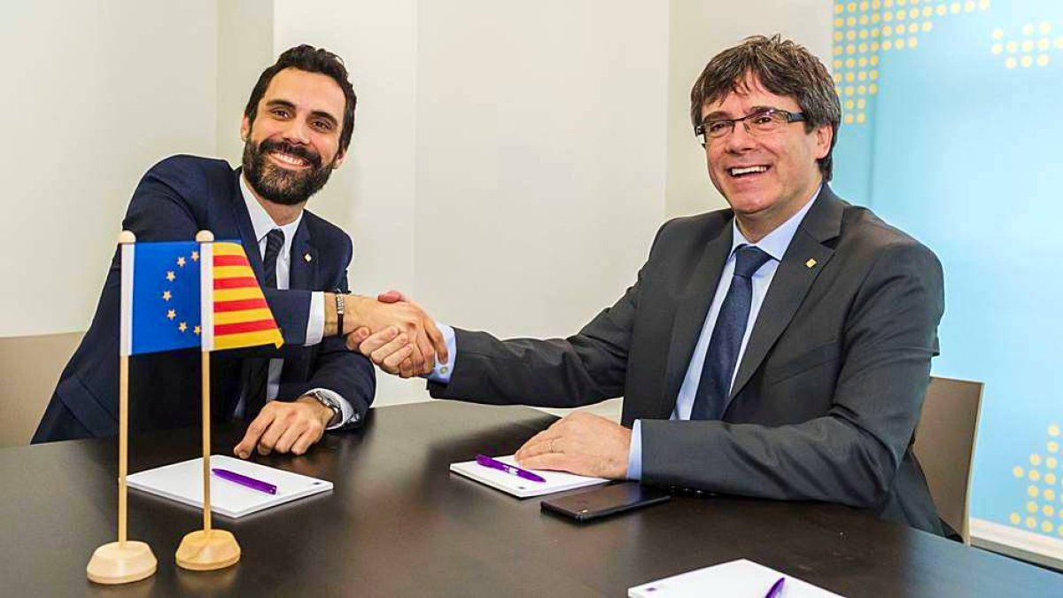 Torrent y Puigdemont, en un encuentro en Bruselas.