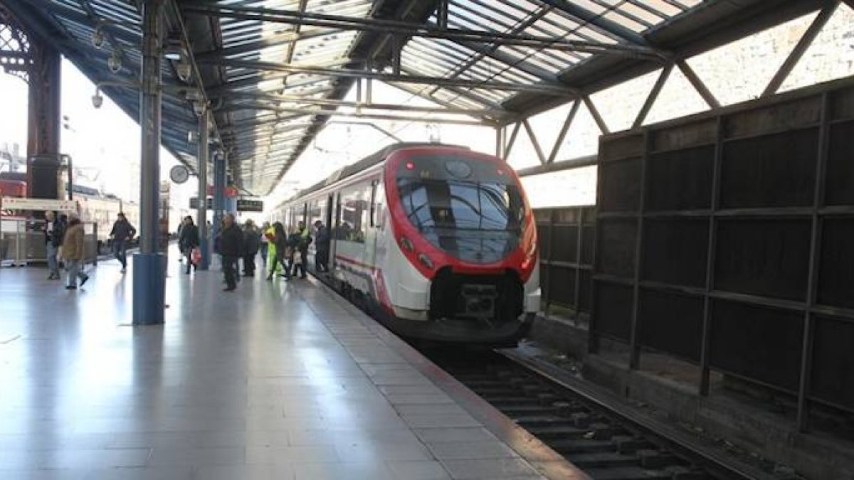 Fomento invertirá 5.000 millones en Cercanías Madrid