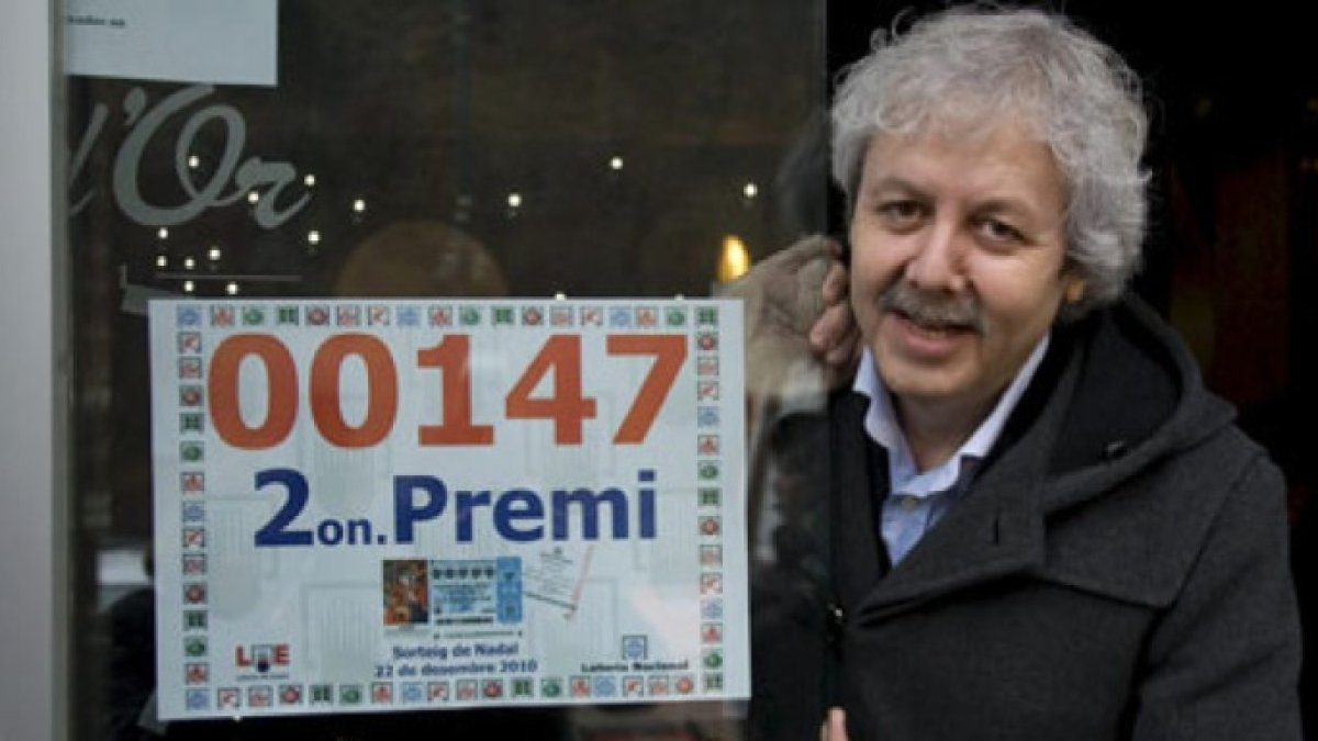 Xavier Gabriel, el popular propietario de la administración La Bruja de Oro.