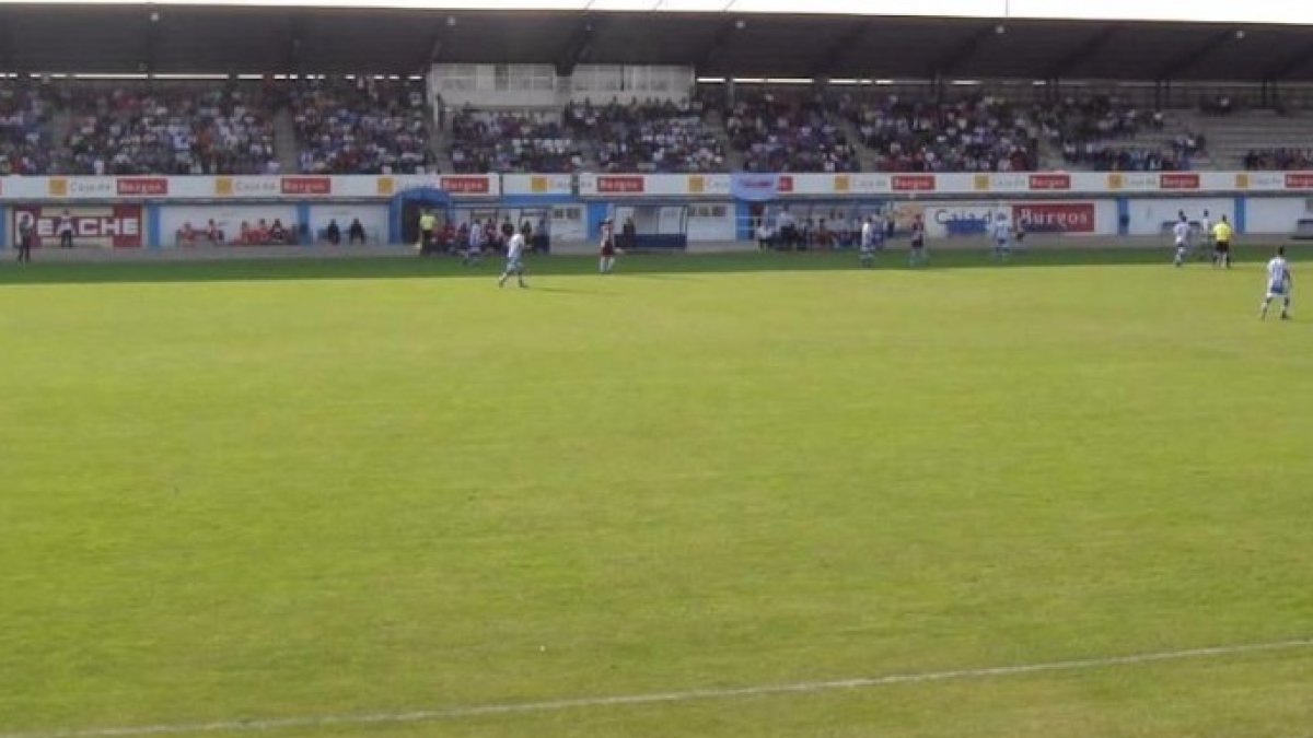 Un whatsapp con el vídeo sexual acorrala a los tres futbolistas del Arandina