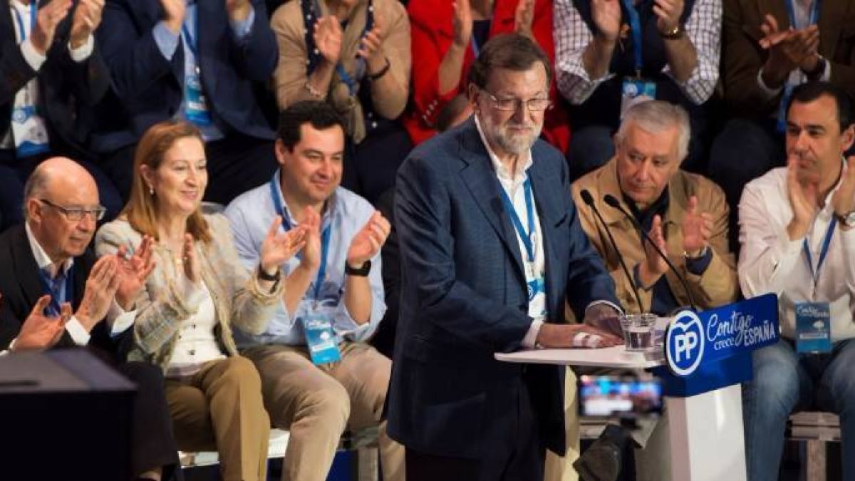 Ussía mete el miedo en el cuerpo a Rajoy destrozando la encuesta que le consagra