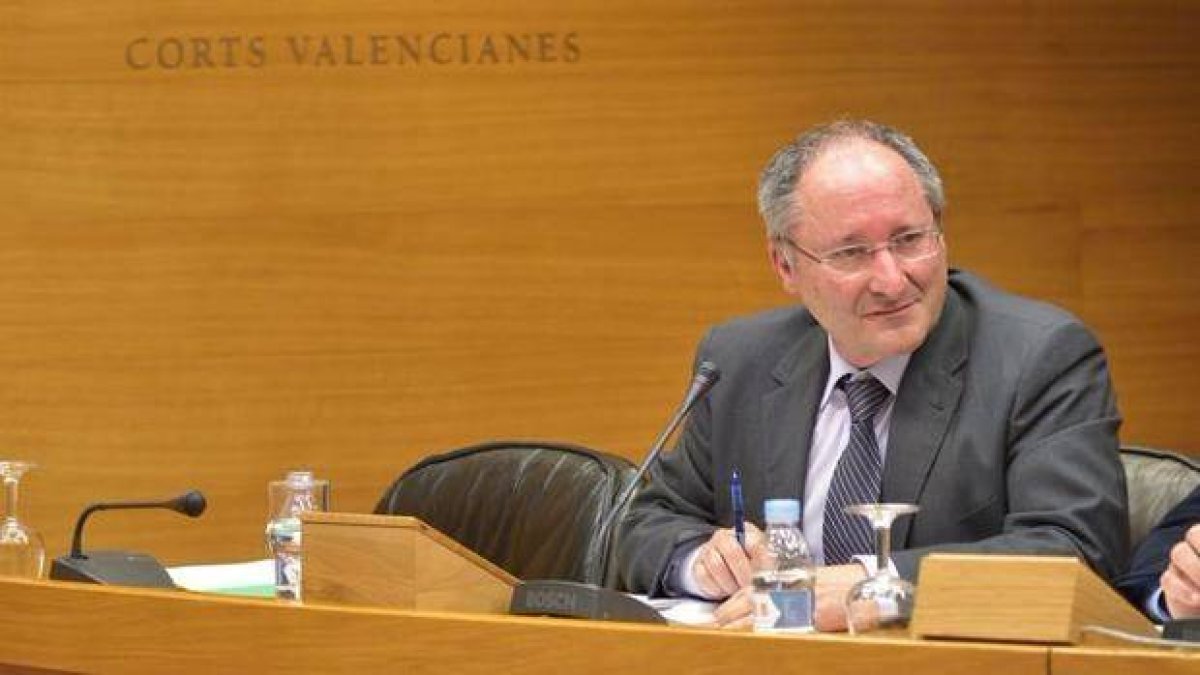10.000 euros mensuales ponen en el punto de mira al director  Antifraude