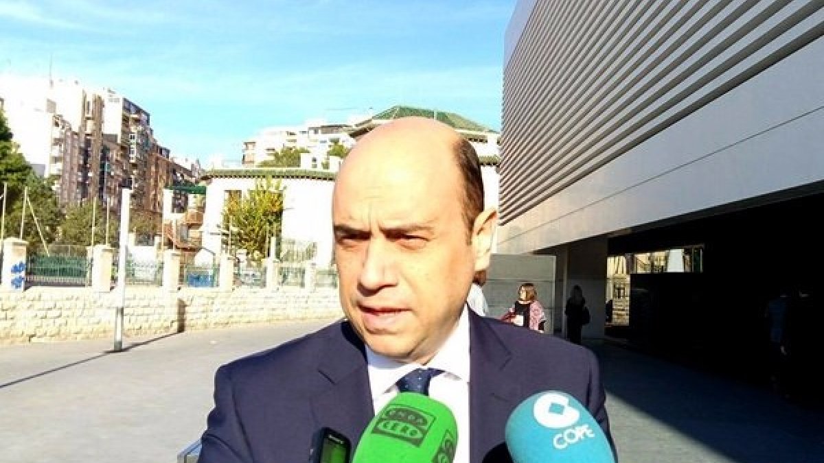 El socialista Echávarri vive su últimas horas como alcalde de Alicante