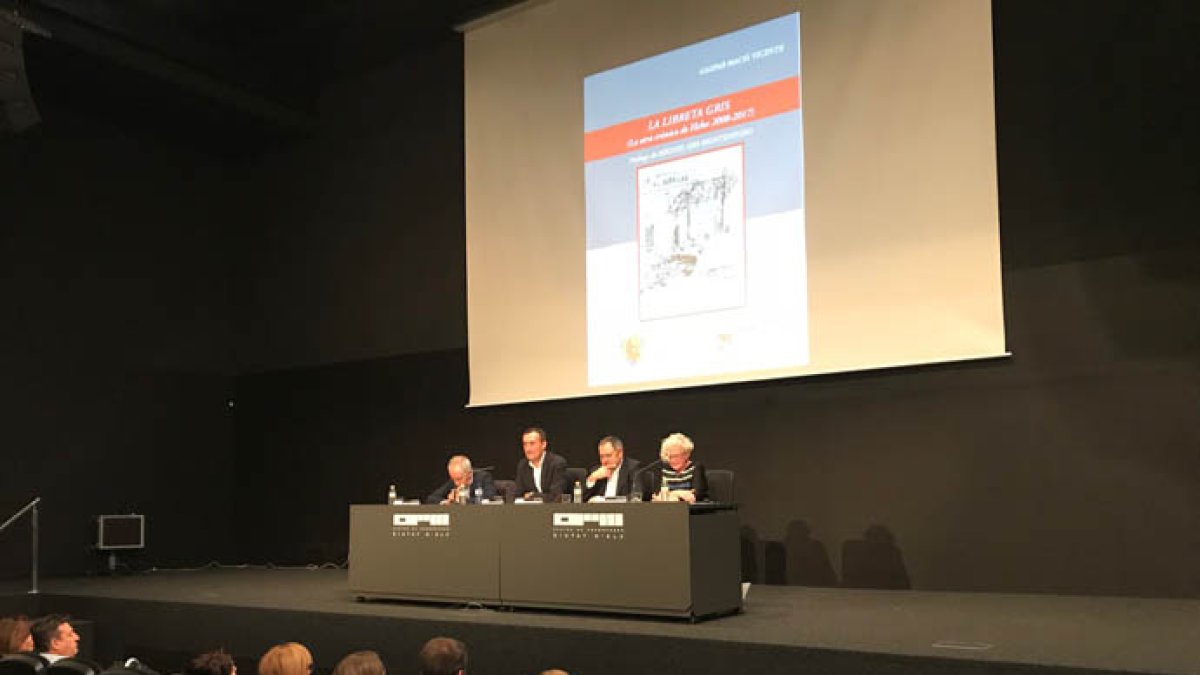 En el acto intervino Gaspar Macià, Genoveva Martín, Miguel Ors, y el alcalde de Elche, Carlos González.