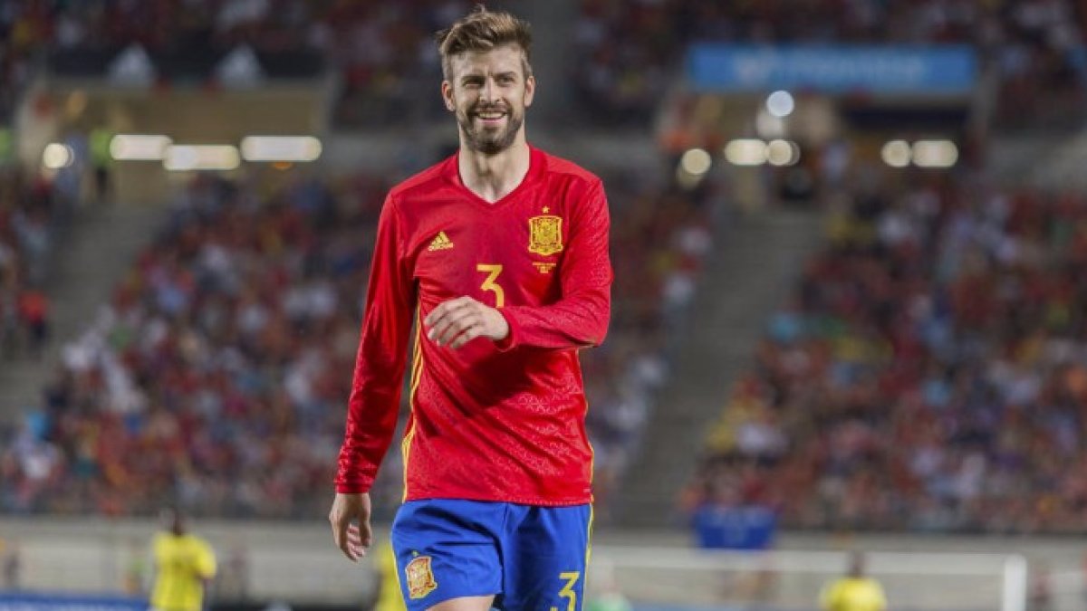 Twitter pide la expulsión de Piqué de la Selección tras llamar a votar el 1-O