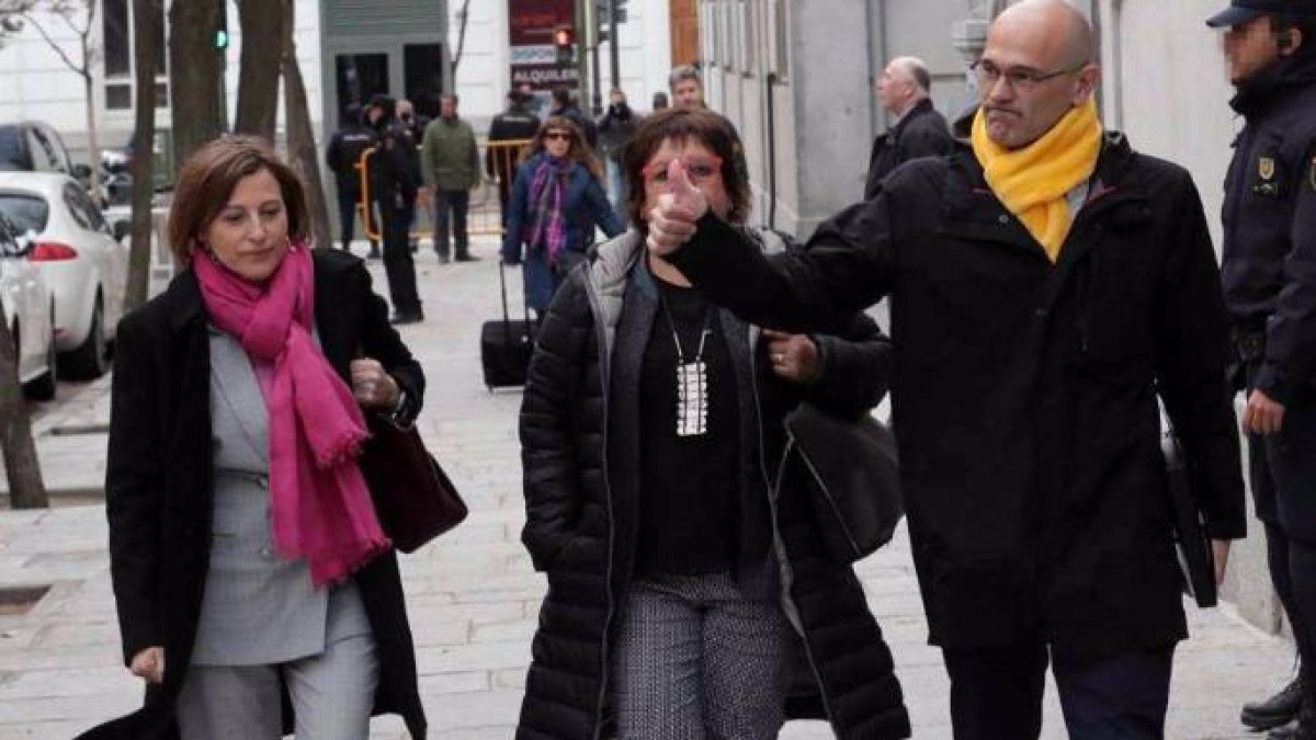 Carme Forcadell, Raúl Romeva y Dolors Bassa, actualmente en prisión provisional.