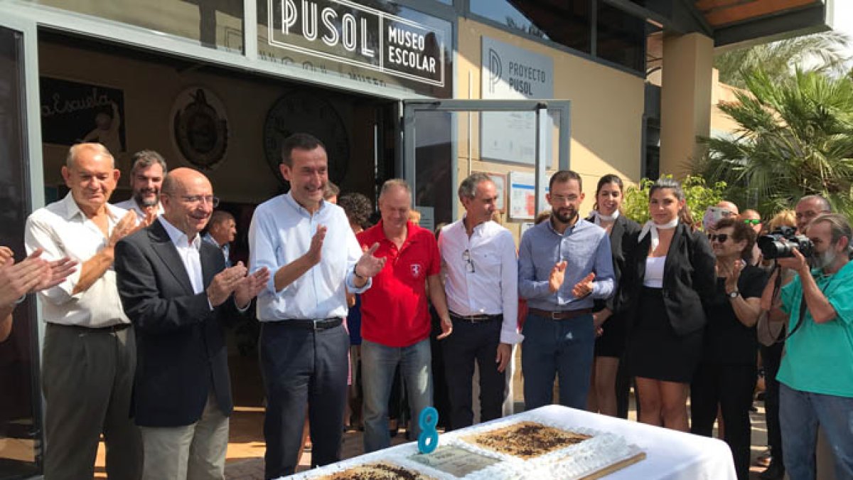 El alalde celebrando el aniversario del Museo de Pusol.