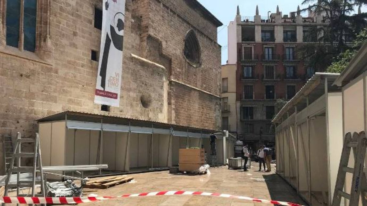 L'Escuraeta de este año abandona los toldos y da paso a las casetas de madera