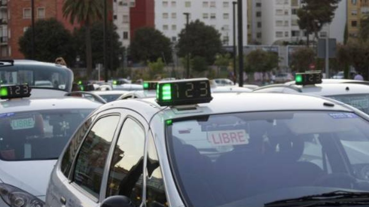 Los taxistas de Valencia, sin recaudación y multados