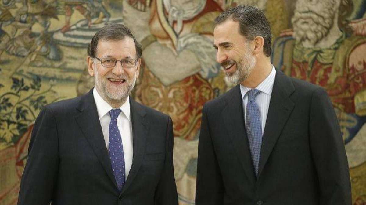 Burgos no entiende a Rajoy y clama por la intervención de Felipe VI.